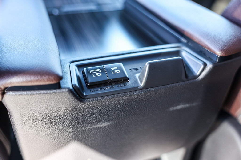 Certified 2024 Toyota Sienna Platinum FWD image 7