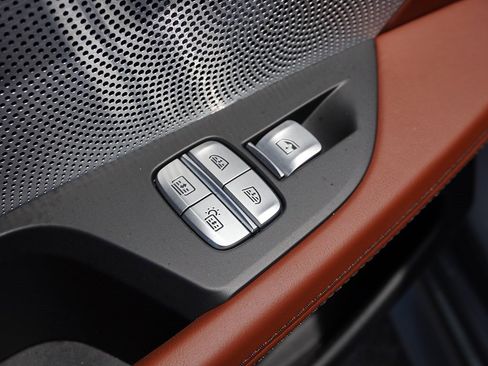 Used 2025 BMW M850i xDrive image 59