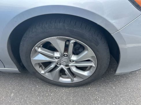 Used 2018 Honda Accord LX image 14