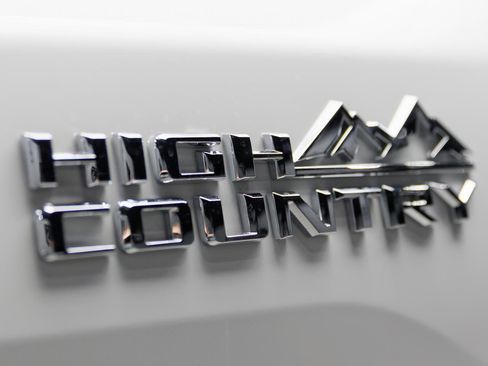 Used 2025 Chevrolet Silverado 2500 High Country w/ Technology Package image 70