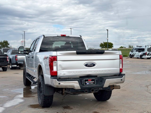 Used 2017 Ford F250 XLT w/ XLT Value Package AWD/4WD image 3