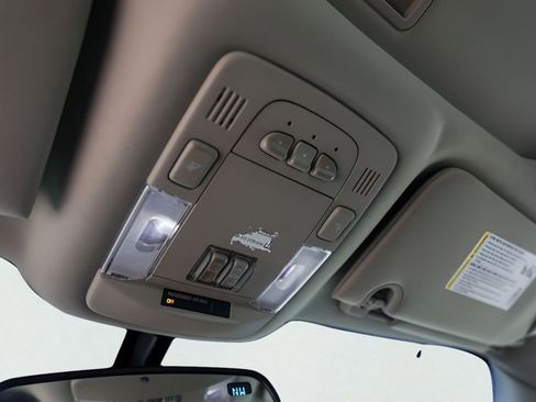 Used 2010 Cadillac DTS Luxury image 21