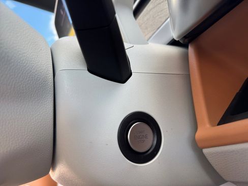 New 2025 Volkswagen ID. Buzz 1st Edition image 18