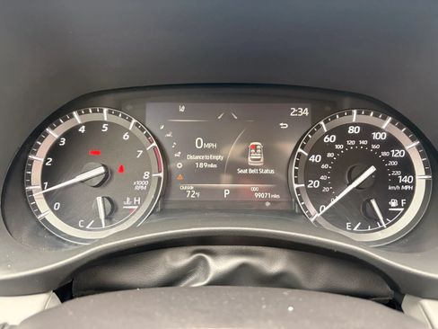 Used 2021 Toyota Highlander XLE AWD/4WD image 23