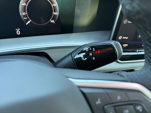 New 2026 Volkswagen Tiguan SE R-Line image 18