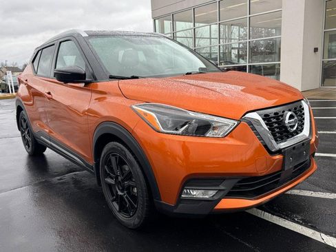 Used 2020 Nissan Kicks SR w/ SR Premium Package image 2