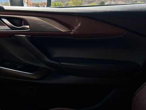 Used 2019 MAZDA CX-9 Signature image 24