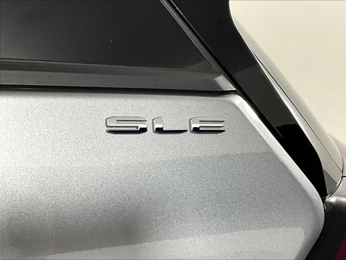 Used 2024 GMC Terrain SLE FWD image 24