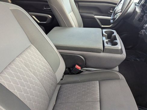 Certified 2022 Nissan Titan SV image 12