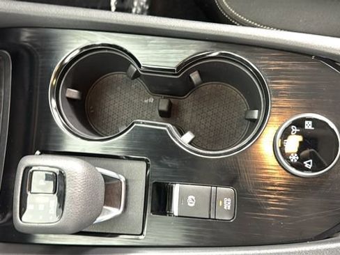 Certified 2025 Nissan Rogue SV AWD/4WD image 29
