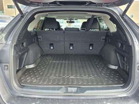 Used 2023 Subaru Outback Premium AWD/4WD image 12