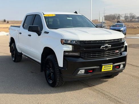 Used 2021 Chevrolet Silverado 1500 LT Trail Boss w/ Convenience Package II image 6