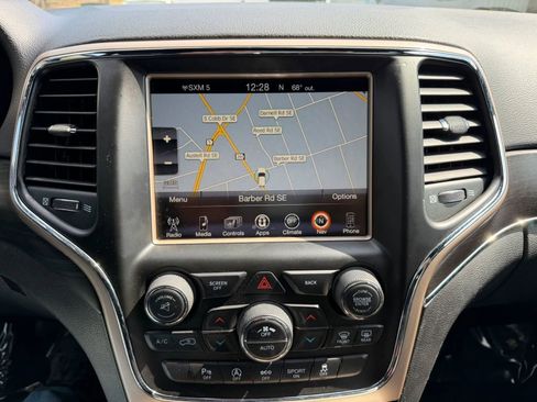 Used 2017 Jeep Grand Cherokee Limited image 20