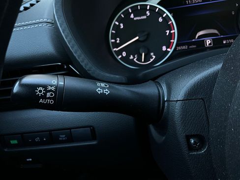 Used 2025 Nissan Sentra SV image 32