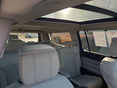 Used 2024 Jeep Grand Wagoneer L 4WD image 39