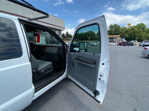 Used 2011 Ford F250 XL image 17