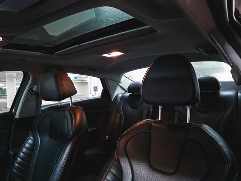 Used 2024 Hyundai Elantra Limited image 18