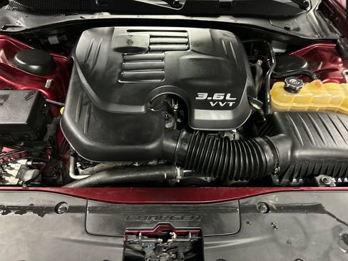 Used 2019 Dodge Charger SXT w/ Leather Interior Group RWD image 27