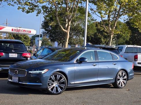Used 2022 Volvo S90 B6 Inscription w/ Advanced Package image 2