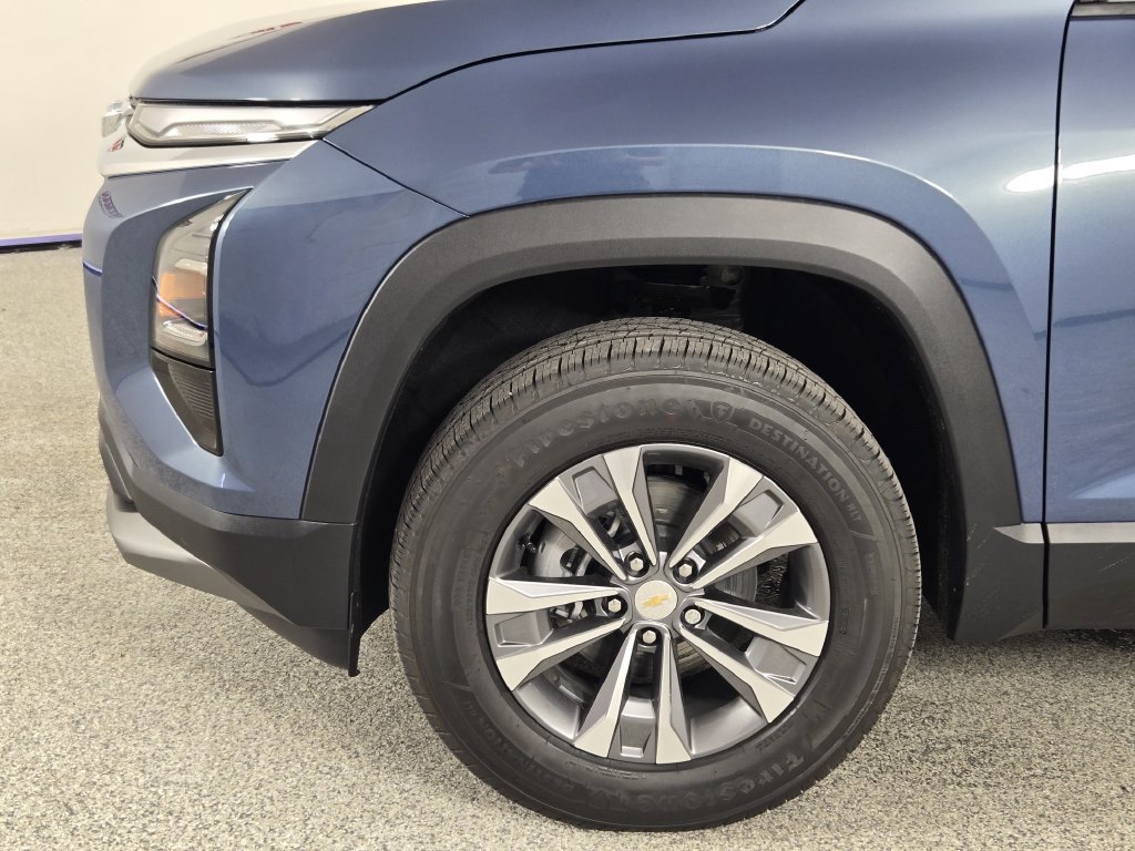 New 2026 Chevrolet Equinox LT w/ Convenience Package II FWD image 9