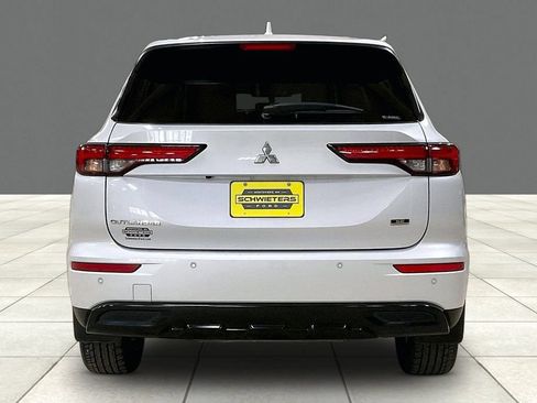 Used 2023 Mitsubishi Outlander SE AWD/4WD image 4