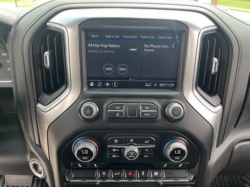 Used 2022 Chevrolet Silverado 1500 RST image 16