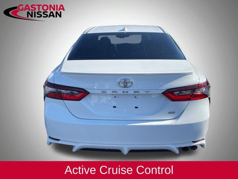 Used 2022 Toyota Camry SE image 13