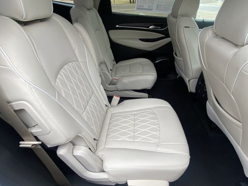 Used 2022 Buick Enclave Avenir w/ Avenir Technology Package image 21