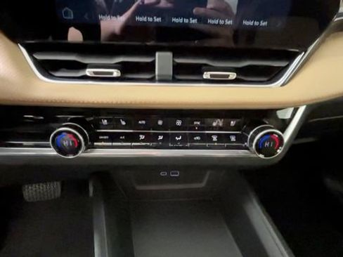 New 2026 Chevrolet Equinox ACTIV w/ Convenience Package III FWD image 27