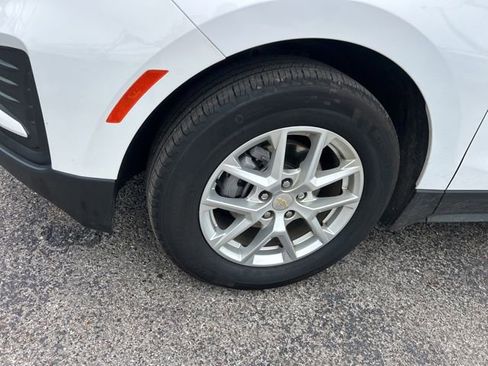 Used 2024 Chevrolet Equinox LS w/ Driver Confidence II Package FWD image 10