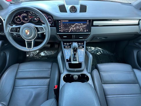 Used 2023 Porsche Cayenne Platinum Edition image 17