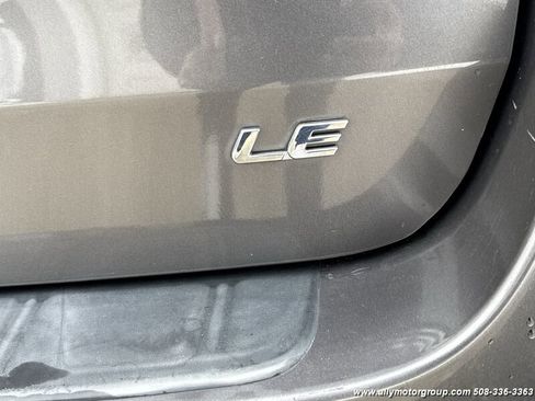 Used 2018 Toyota Sienna LE image 9