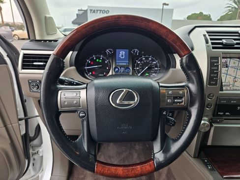Used 2011 Lexus GX 460 image 14