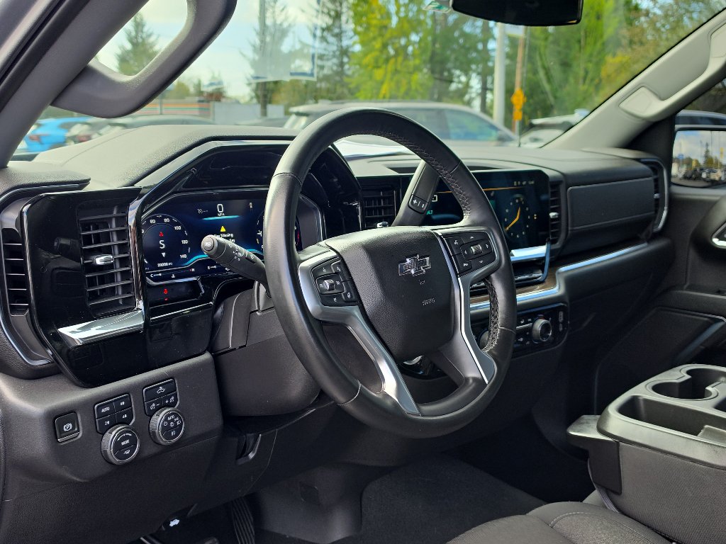 Used 2023 Chevrolet Silverado 1500 RST w/ Z71 Off-Road Package AWD/4WD image 13