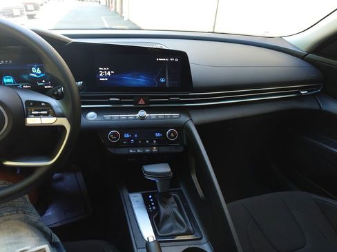 Certified 2024 Hyundai Elantra SEL FWD image 18