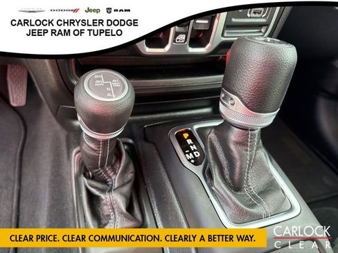 Used 2025 Jeep Wrangler Sahara image 21