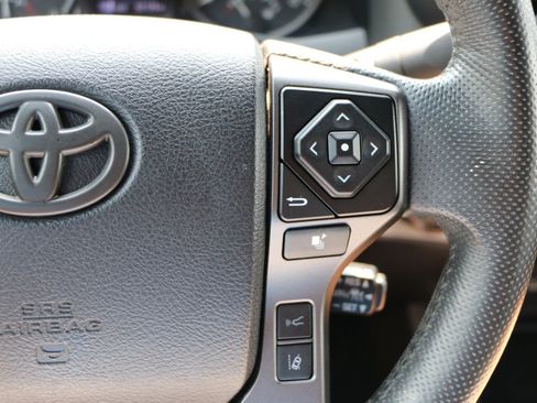 Used 2022 Toyota Tacoma SR5 AWD/4WD image 21