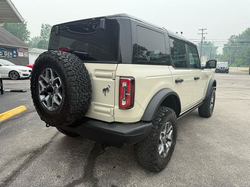 Used 2025 Ford Bronco Badlands AWD/4WD image 3