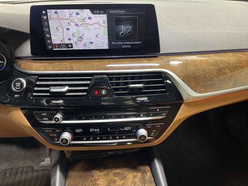 Used 2019 BMW 530i xDrive AWD/4WD image 16