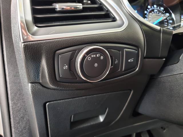 Used 2015 Ford Edge Titanium w/ Equipment Group 302A AWD/4WD image 18
