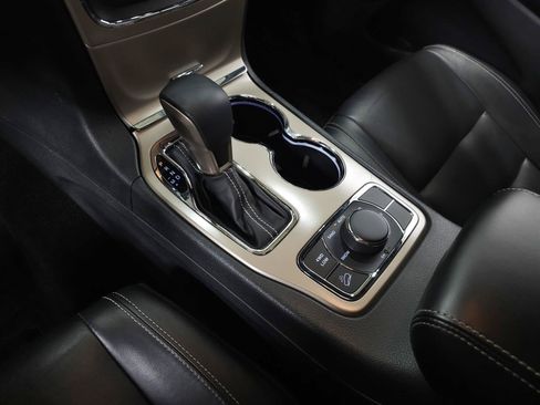 Used 2017 Jeep Grand Cherokee Limited AWD/4WD image 29