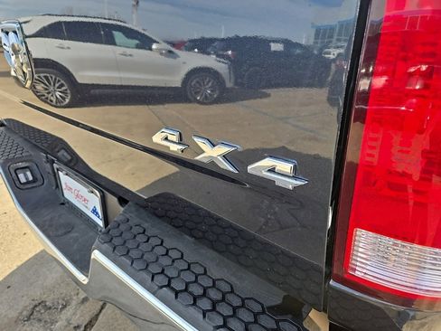 Used 2018 RAM 1500 Classic SLT image 41