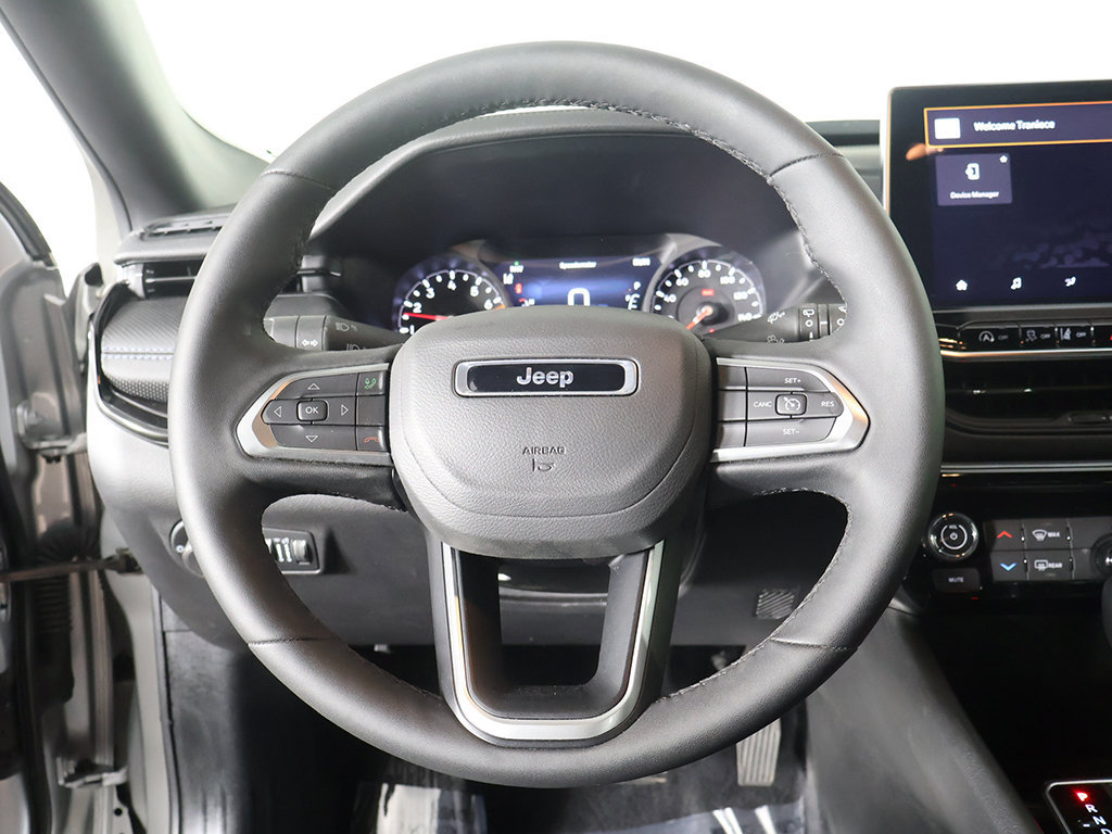 Used 2025 Jeep Compass Latitude w/ Altitude Special Edition AWD/4WD image 35
