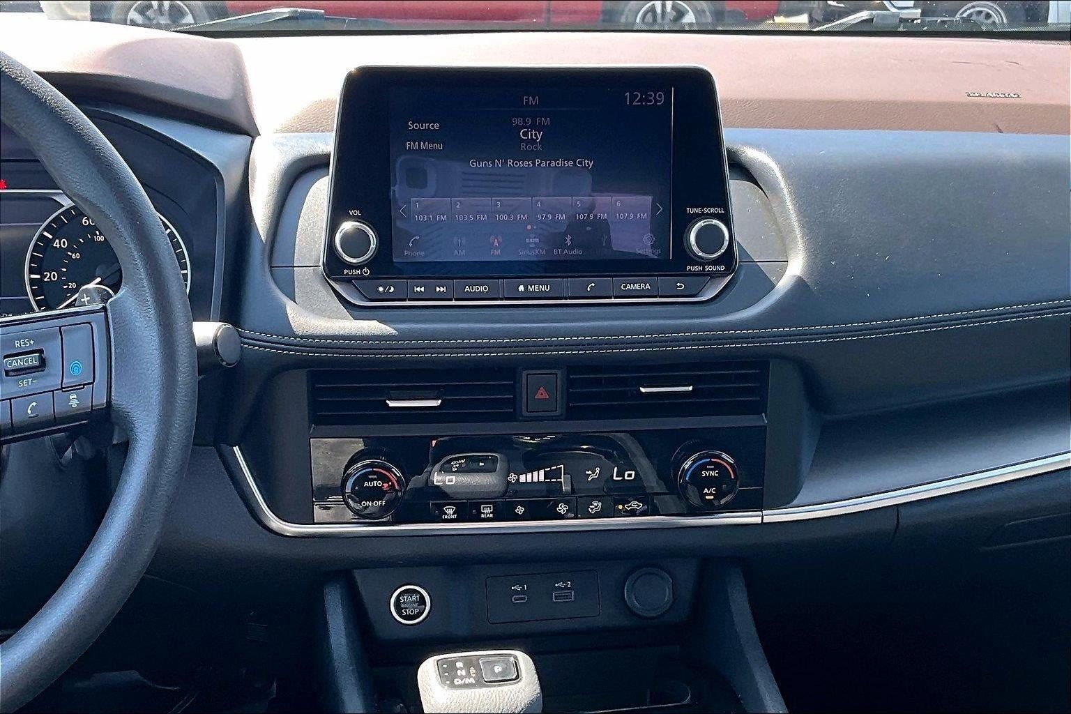 Used 2023 Nissan Rogue SV AWD/4WD image 6