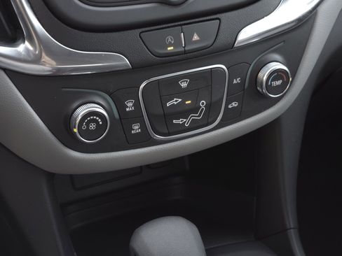 Used 2022 Chevrolet Equinox LT image 15