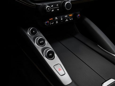 Used 2018 Ferrari GTC4Lusso image 62