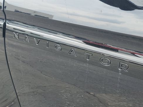 New 2026 Lincoln Navigator Reserve image 7