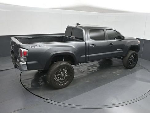 Used 2020 Toyota Tacoma TRD Off-Road AWD/4WD image 38