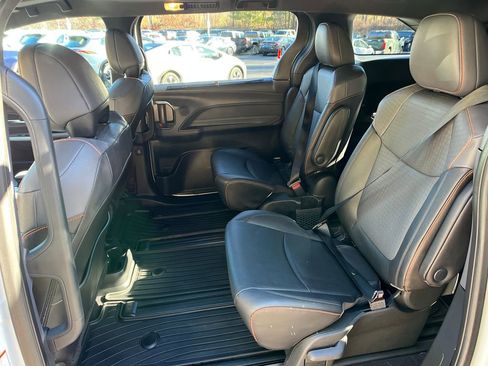 Used 2024 Toyota Sienna XSE image 22