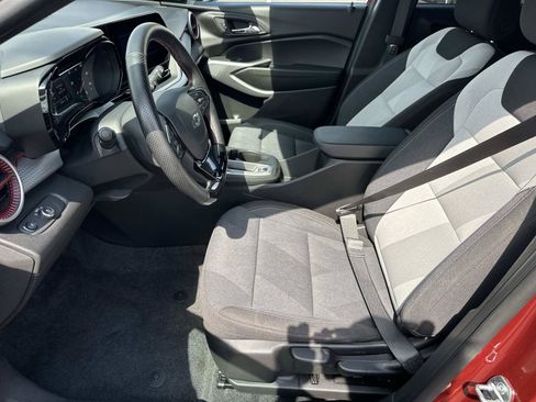 Certified 2024 Chevrolet Trax RS w/ Driver Confidence Package FWD image 18